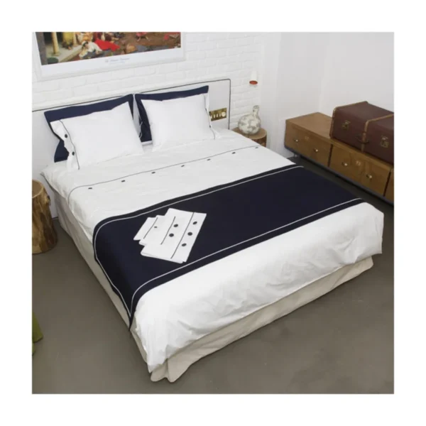 Lacivert Şal Yatak Örtüsü Logo Nakış İşlemeli